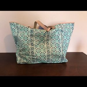 Stella & Dot Voyage Tote